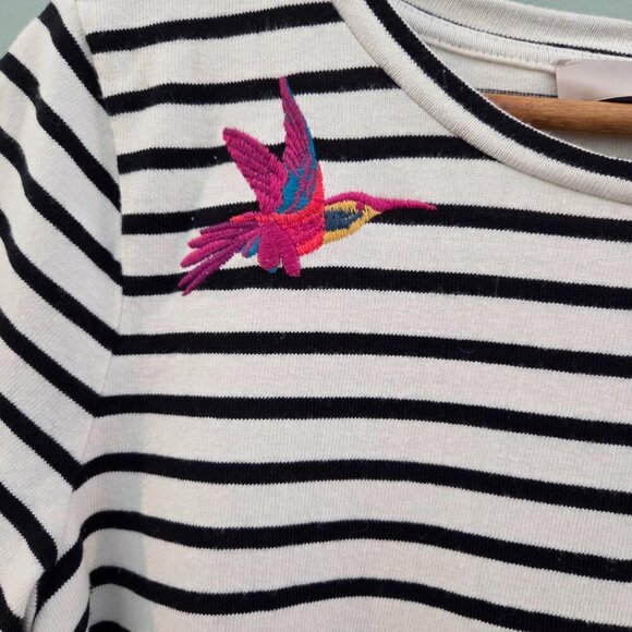 LOFT BLACK & WHITE STRIPED TOP W/EMBROIDERED FLOWERS & HUMMINGBIRDS SIZE SMALL - Picture 3 of 12